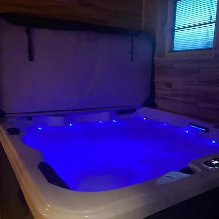 Caloroczny -mazury Gizycko Sauna Jacuzii Kominek Holiday park *