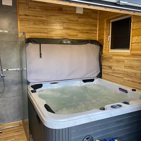Caloroczny -mazury Gizycko Sauna Jacuzii Kominek *