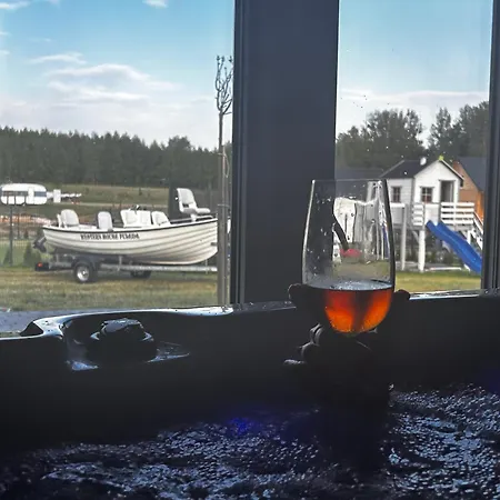 ホリデーパーク Caloroczny -mazury Gizycko Sauna Jacuzii Kominek *