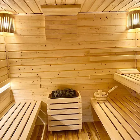 Caloroczny -mazury Gizycko Sauna Jacuzii Kominek Holiday park Fuleda