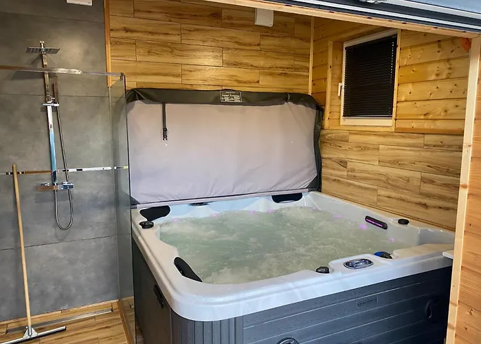 Całoroczny -mazury Giżycko Sauna Jacuzii Kominek *